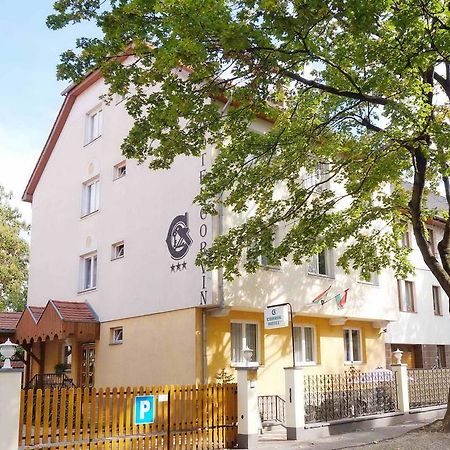 Corvin Hotel Gyor Exterior photo