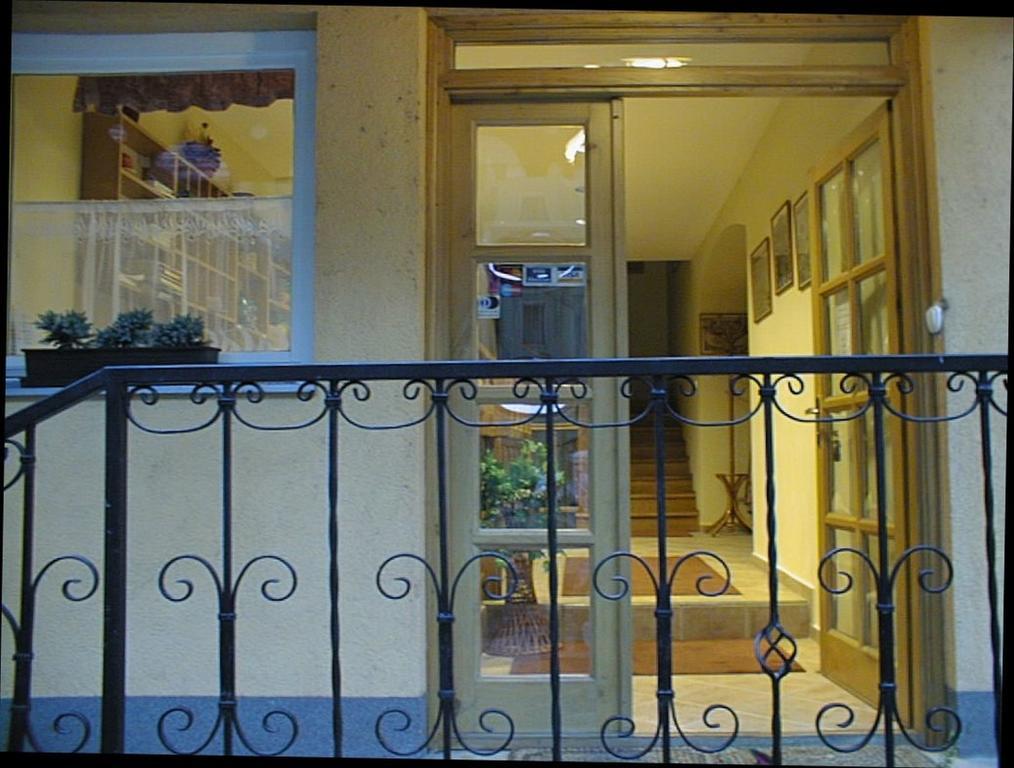 Corvin Hotel Gyor Exterior photo