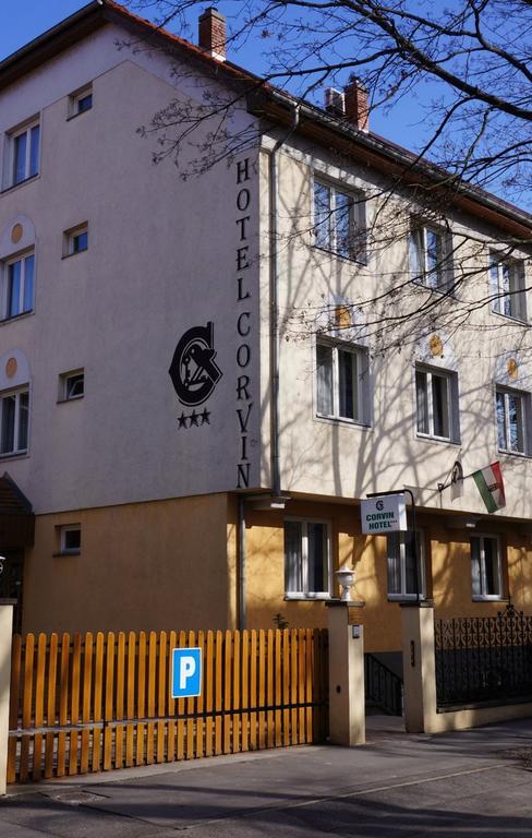 Corvin Hotel Gyor Exterior photo